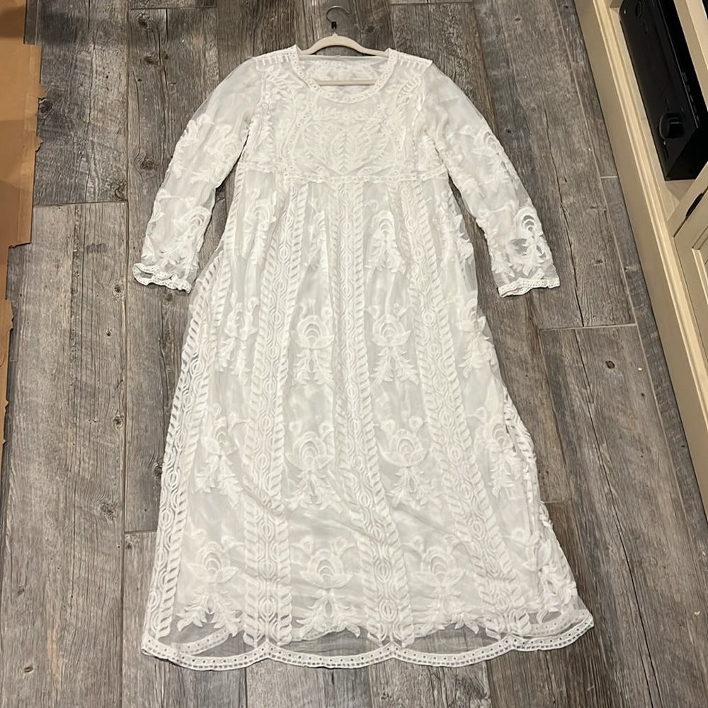 White Lace Round Neck Long Sleeve Maxi Temple Dress NWT - Picture 7 of 11
